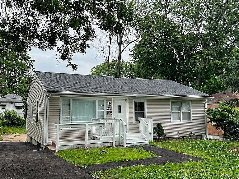 1st image of 426 Jehling Dr
