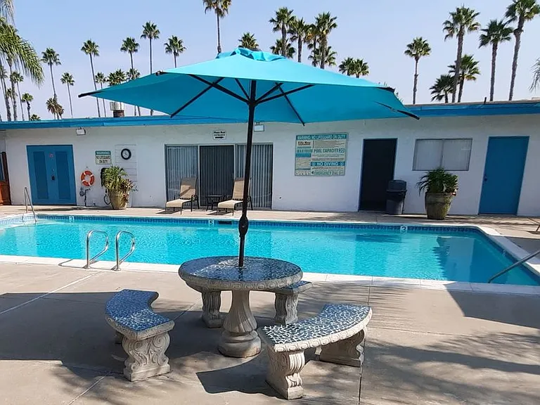 Villa Mesa Apartments — Photo 41