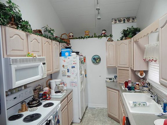 5th image of 12161 N Upper Lakeshore Dr