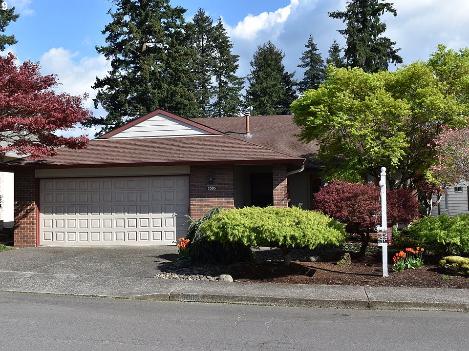 1st image of 3005 SE Balboa Dr