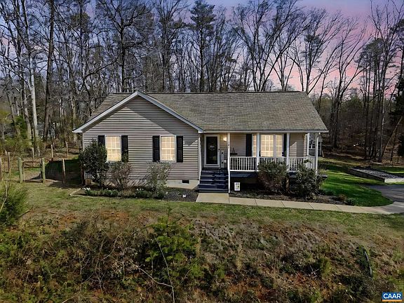 3rd image of 201 Tanglewood Dr