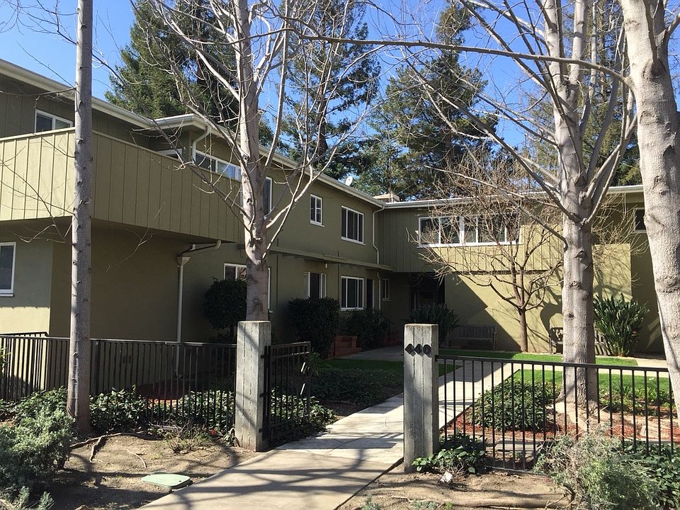 1st image of 400 Ravenswood Ave APT 3