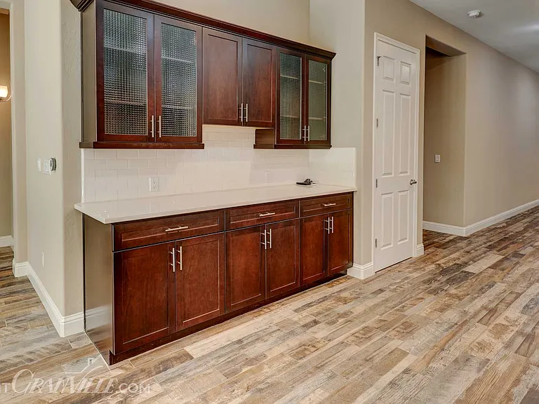 4809 N Sunset Ave — Photo 6