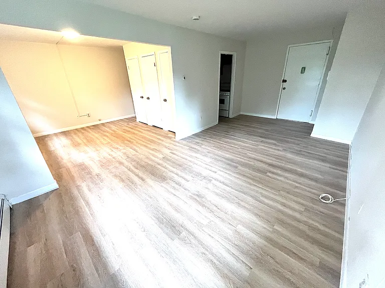 259 Webster Ave #C2 — Photo 1