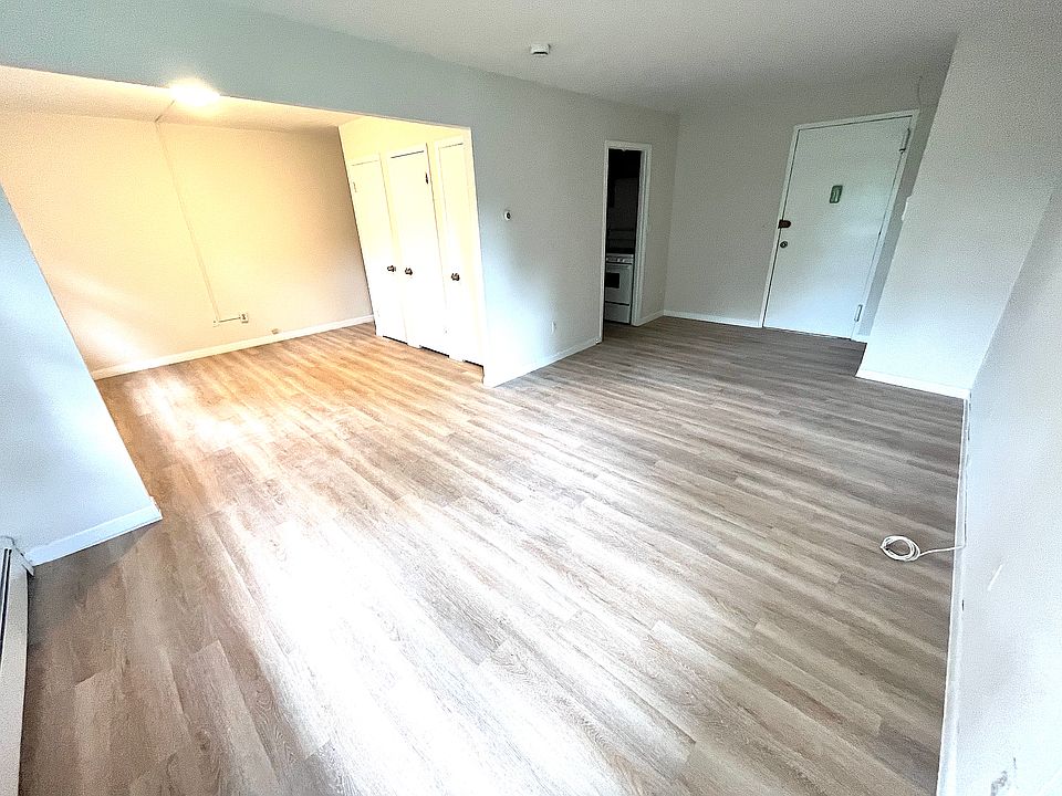 1st image of 259 Webster Ave #C2