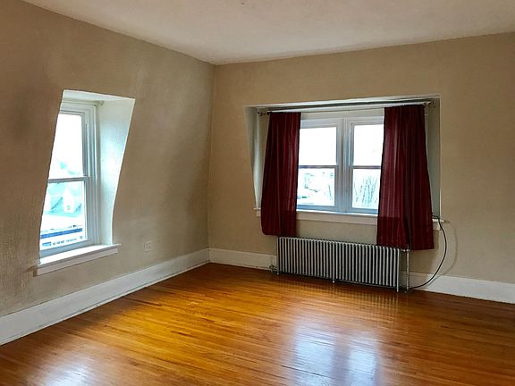 5th image of 220 Summer St APT 8