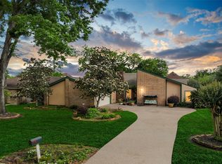 9006 Donys Dr, Houston, TX 77040