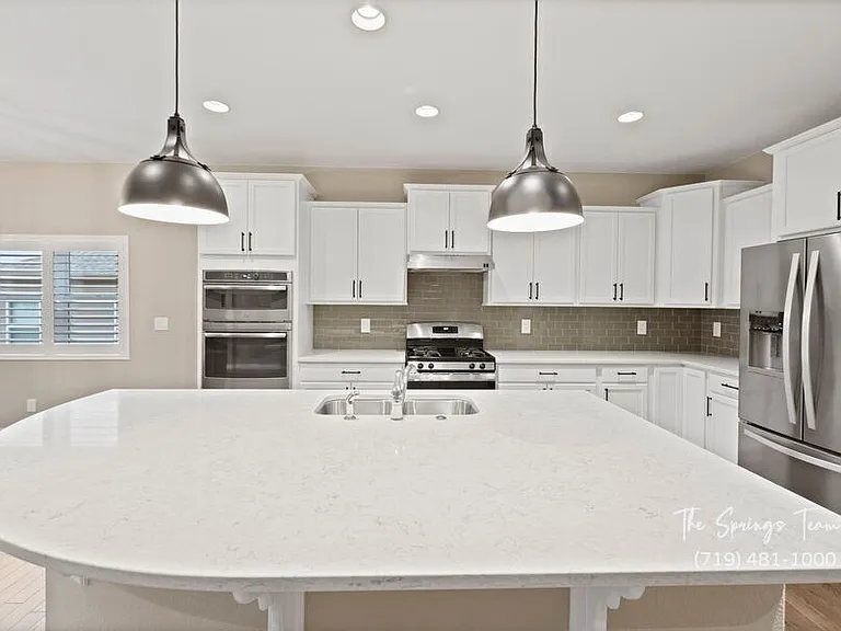 9547 Dewitt Dr — Photo 16