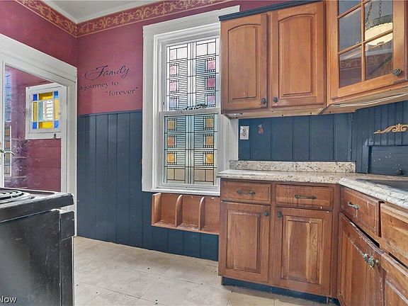 4th image of 1297 W 116th St