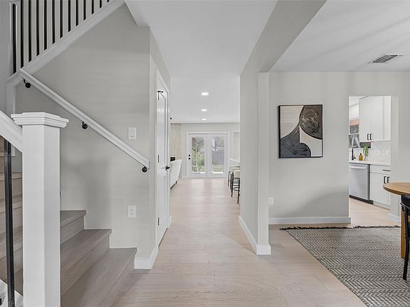 2nd image of 2817 Norfolk Dr