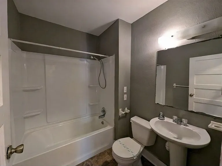 2992 Jefferson St — Photo 8