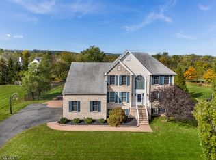 14 Providence Dr, Flemington, NJ 08822