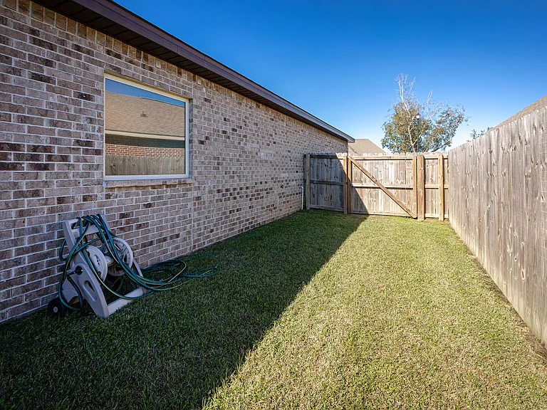 10630 Harvest Dr — Photo 43