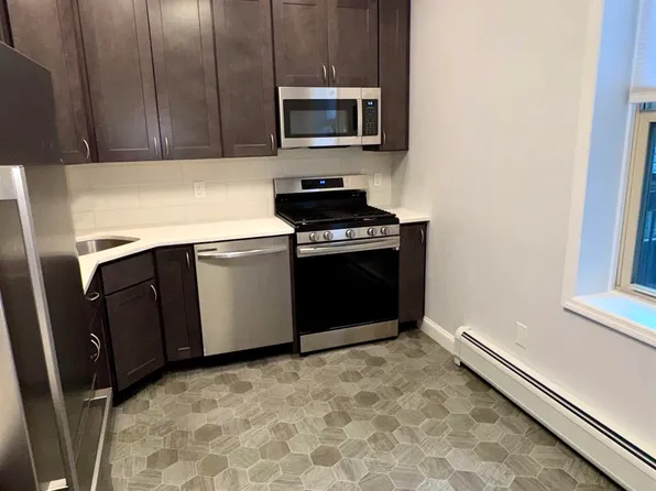 76 Beacon Avenue image 13 of 34