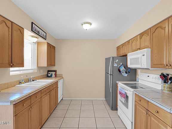 3rd image of 9467 N 111TH Avenue