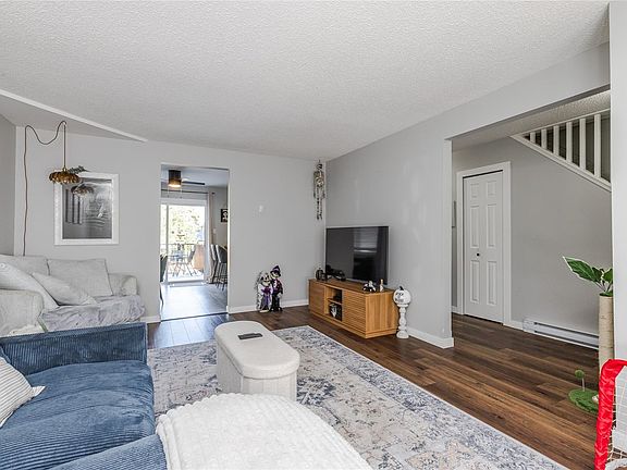 4th image of 628 Nova St