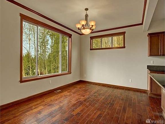 4th image of 4101 278th St NW