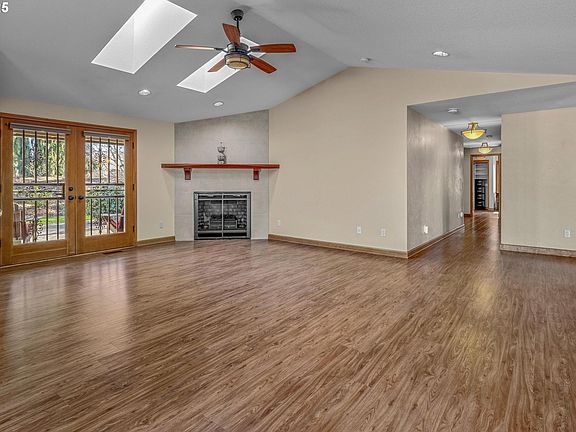 5th image of 13619 NW 14th Pl