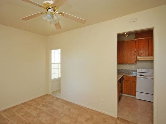 3rd image of 517 13th St APT C