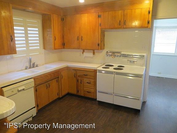 2nd image of 16037 W Ashlan Ave