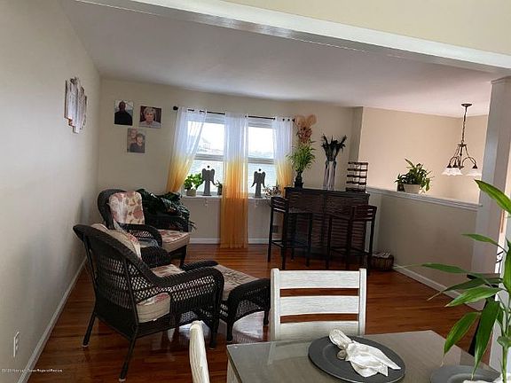 3rd image of 3132 Oceanic Dr