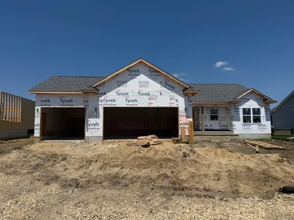 2729 Amber Valley Rd, Cedar Falls, IA 50613