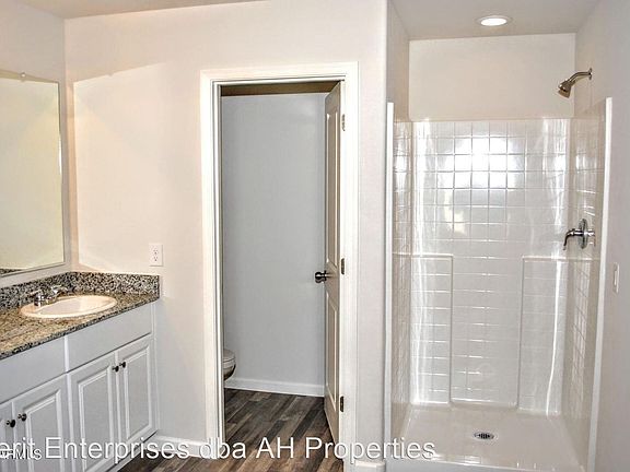 5th image of 808 S Parker Pl