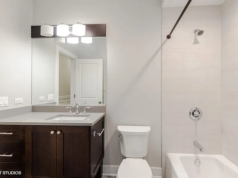 1539 N Western Ave #2 — Photo 8