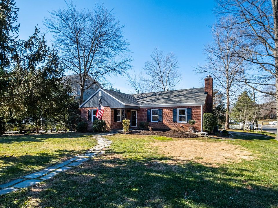 1st image of 2900 Linden Ln