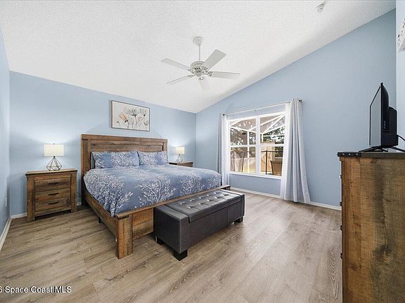 3rd image of 632 Bloomingdale Dr