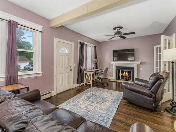 4th image of 318 Marion Pl