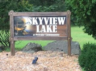 827 & 826 View Dr, Greentown, PA 18426