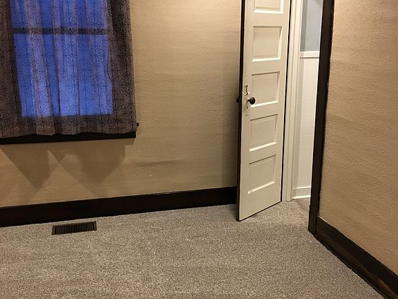 5th image of 1021 S Leeds St