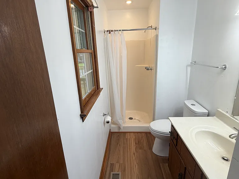 16005 Tipton Cir — Photo 9