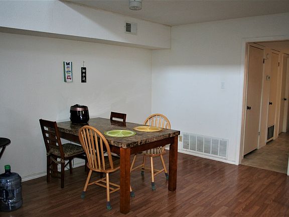 4th image of 2618 Sunset Dr