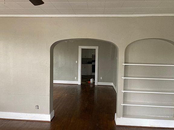 5th image of 1610 N Broadway Ave