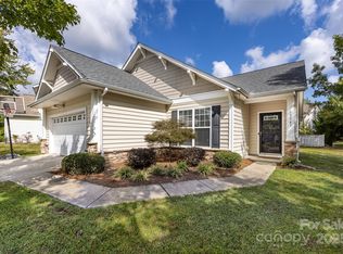 1041 Kensrowe Ln, Matthews, NC 28104