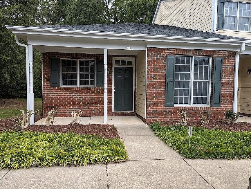 1st image of 901 Teague Pl
