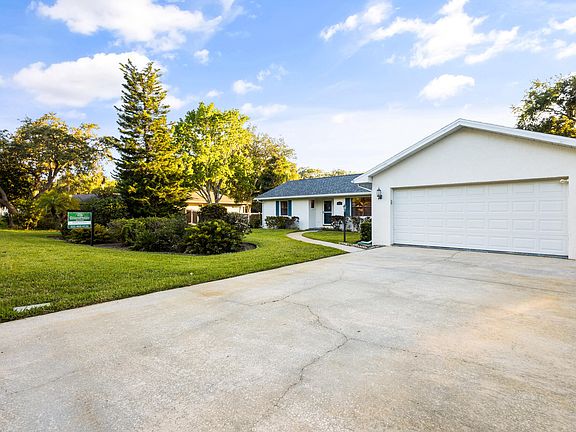 4th image of 3810 Cottonwood Dr