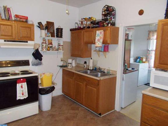 3rd image of 513 Saint John St