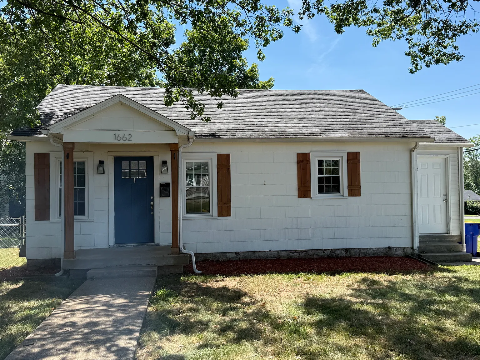2 bed, 844 sqft, $1,375 — Photo 1