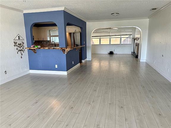 4th image of 2051 NE 25th Street