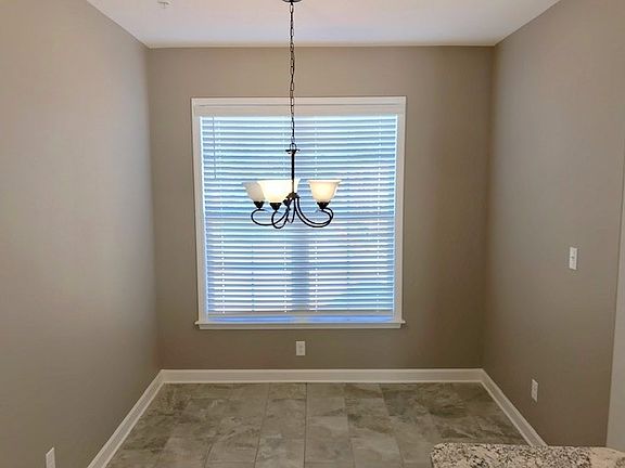 5th image of 8847 Glen Cir