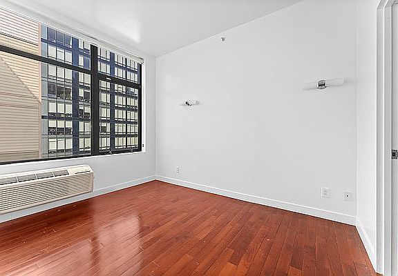 5th image of 4237 27th St APT 5D