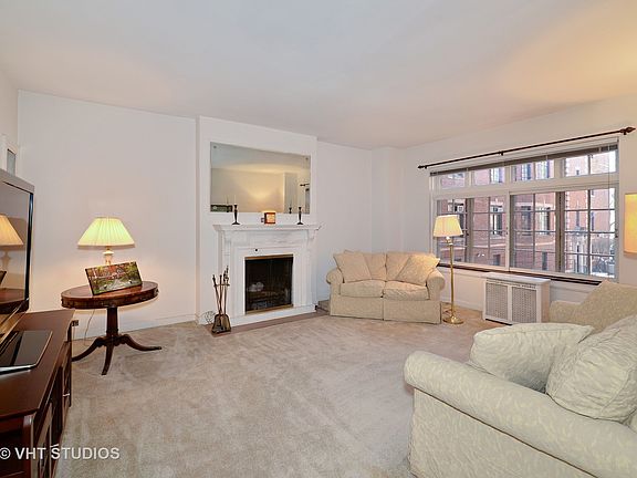 3rd image of 509 W Aldine Ave APT 1D