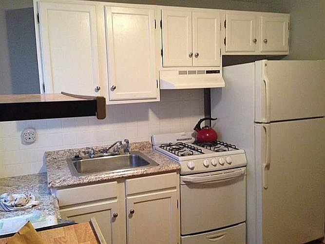 2nd image of 15 Royal Ave APT 2