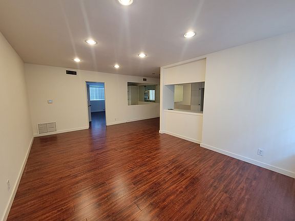 3rd image of 1417 S Bedford St APT 3