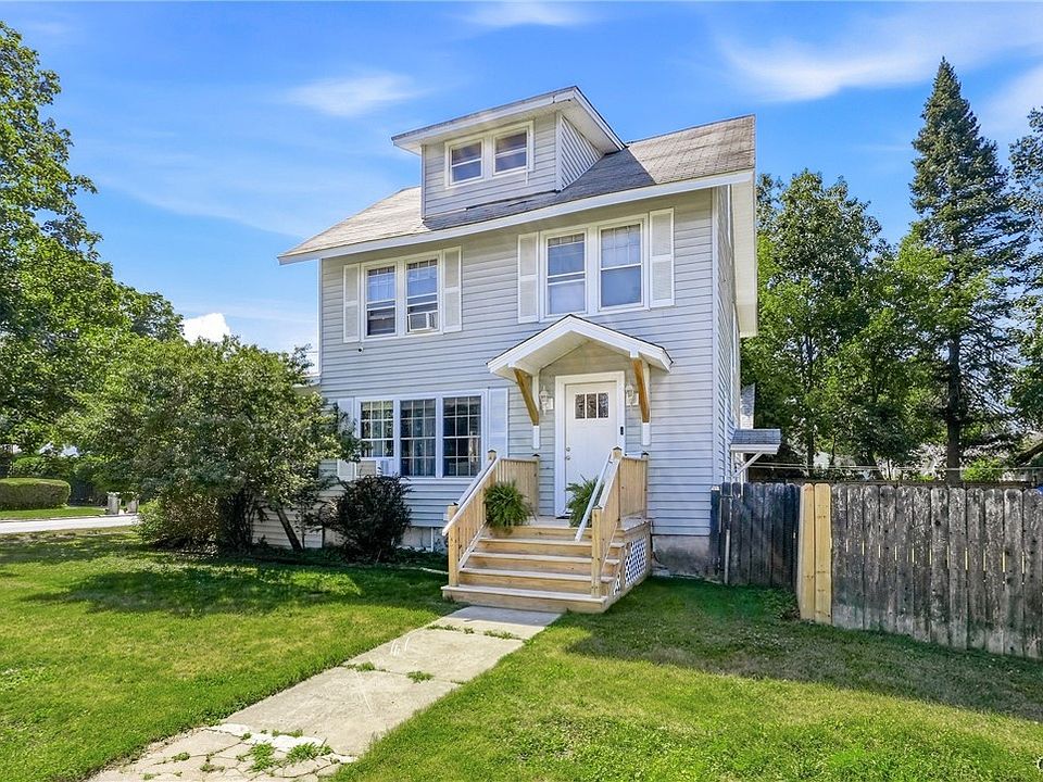1st image of 824 Floyd Ave