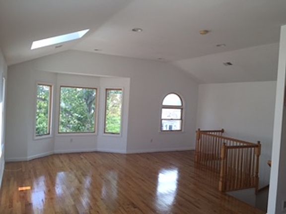 5th image of 53 Williams Ave