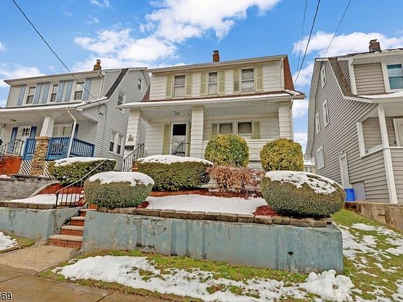 2nd image of 256 Hamilton Ave